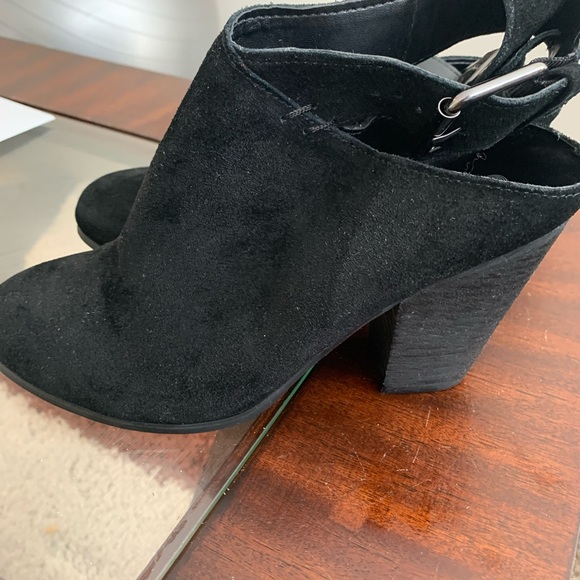 🎉2/$60 sale🎉 Carlos by Carlos Santana Heels Womens Suede heels shoes - Picture 4 of 6